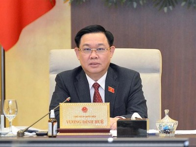 Chủ tịch Quốc hội Vương Đình Huệ .