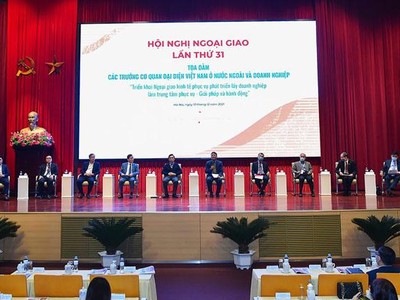 Thứ trưởng Bộ Ngoại giao Nguyễn Minh Vũ chủ trì Tọa đàm (Ảnh: baoquocte.vn)