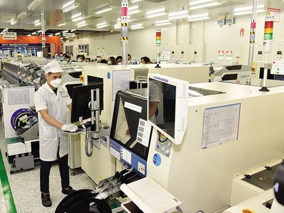 Hoạt động sản xuất tại Công ty Samsung Vina. 