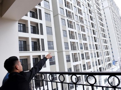 Nguồn cung khan hiếm đẩy giá nhà chung cư tại Hà Nội tăng cao. Ảnh: Dũng Minh