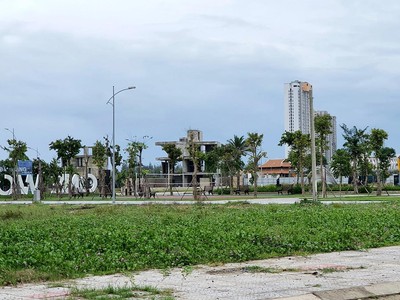 Dự án Đất Quảng Riverside đã hoàn thiện hạ tầng, nhưng rất ít cư dân về sinh sống. Ảnh: Ngọc Tân