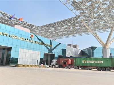 Cửa khẩu Móng Cái. Ảnh: Thanh Vân/TTXVN