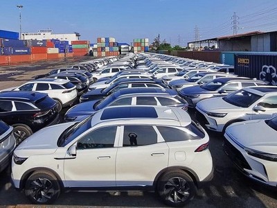 Nhập khẩu xe ô tô 11 tháng 2021 đạt gần 145.000 chiếc, trị giá 3,23 tỷ USD, vượt xa cả năm 2020.