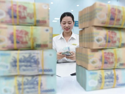 Tăng trưởng tín dụng toàn hệ thống ngân hàng năm 2021 ước đạt khoảng 13%. Ảnh: Dũng Minh