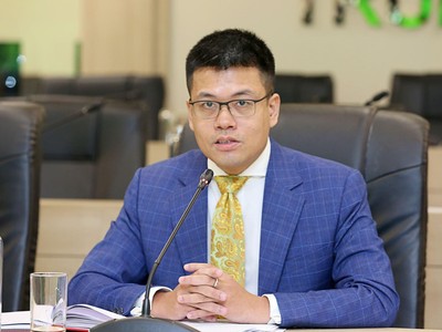  Ông Nguyễn Anh Dương, Trưởng ban Kinh tế tổng hợp (Viện Nghiên cứu quản lý kinh tế Trung ương- CIEM) 