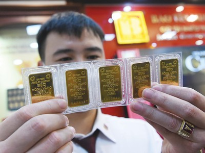 Năm 2021, giá vàng trong nước tăng phi mã, đi ngược với vàng thế giới. Ảnh: Dũng Minh 