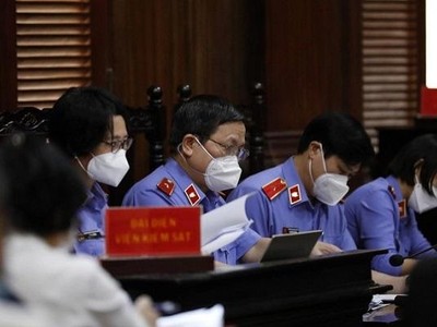 Đại diện Viện Kiểm sát nhân dân TP.HCM trong phiên xét xử liên quan đến những sai phạm tại SAGRI. 