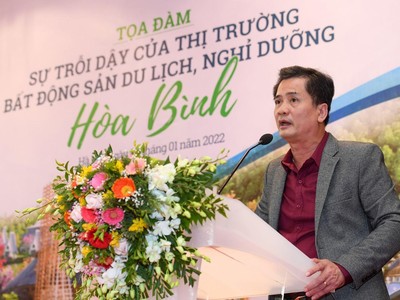 TS. Nguyễn Văn Đính, Phó Chủ tịch Hiệp hội Bất động sản Việt Nam, Chủ tịch Hội Môi giới Bất động sản Việt Nam chia sẻ tại Tọa đàm “Sự trỗi dậy của thị trường bất động sản du lịch, nghỉ dưỡng Hòa Bình”.