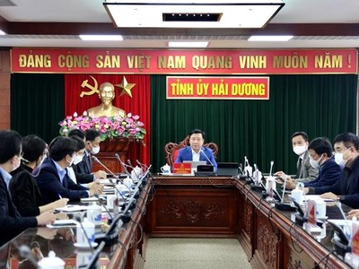 Ông Phạm Xuân Thăng, Bí thư Tỉnh ủy Hải Dương chủ trì buổi làm việc với Công ty TNHH Daewoo Engineering & Construction. Ảnh: Báo Hải Dương