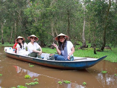 Du lịch Trà Sư mùa nước nổi là thời điểm cảnh thiên nhiên đẹp nhất. 