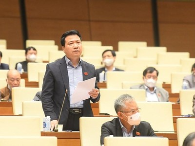 Đại biểu Ngô Trung Thành phát biểu tại đầu cầu Diên Hồng.