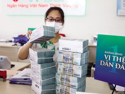 Ngoài hoạt động cốt lõi là tín dụng, các ngân hàng ngày càng đa dạng hóa nguồn thu, góp phần vào tăng trưởng lợi nhuận