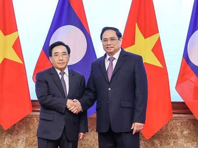 Thủ tướng Phạm Minh Chính và Thủ tướng Lào Phankham Viphavanh đồng chủ trì Kỳ họp lần thứ 44 Ủy ban liên Chính phủ về hợp tác song phương Việt Nam - Lào. (Ảnh: Nhật Bắc)