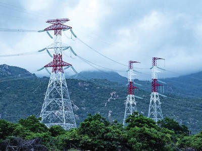 Hệ thống truyền tải điện do Trungnam Group đầu tư.