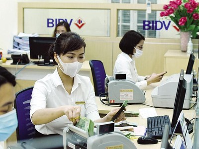 Ngân hàng báo lãi lớn, kỳ vọng tăng trưởng khả quan