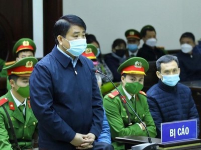 Ông Nguyễn Đức Chung tại phiên tòa vụ "Vi phạm quy định đấu thầu gây hậu quả nghiêm trọng"