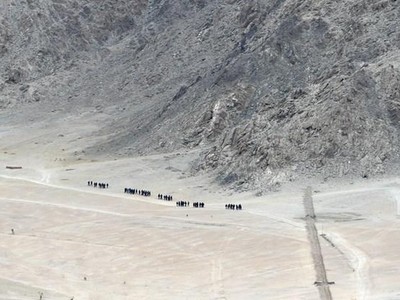 Binh sỹ Ấn Độ tuần tra tại khu vực biên giới với Trung Quốc ngày 24/6/2020. (Ảnh: AFP/TTXVN)