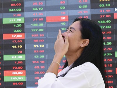 Niềm vui trở lại với nhà đầu tư cầm cổ phiếu chứng khoán