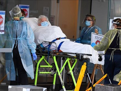 Cuộc tấn công của 'cơn sóng thần'