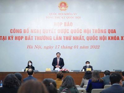 Tổng thư ký Quốc hội Bùi Văn Cường chủ trì họp báo (Ảnh: Duy Linh) .