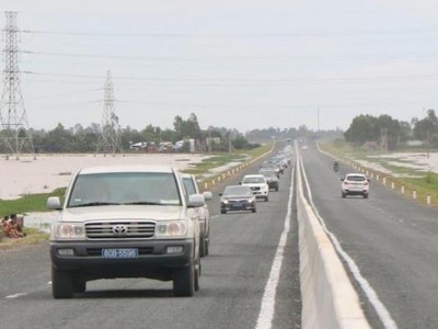 Một đoạn đường Cao Lãnh - Lộ Tẻ.