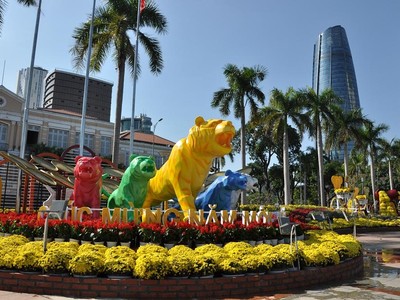 Biểu tượng linh vật hổ trên đường hoa Bạch Đằng, TP.Đà Nẵng.