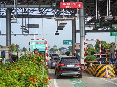 Một làn thu phí tự động không dừng trên cao tốc Pháp Vân - Cầu Giẽ.