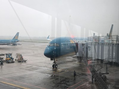 Chuyến bay thường lệ đầu tiên nối lại mạng bay châu Âu - Việt Nam do Vietnam Airlines thực hiện hạ cánh an toàn tại Nội Bài sáng 26/1
