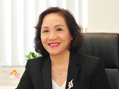 Hạnh phúc là được đi đây đi đó, được gặp người thân mỗi khi nhớ tới họ