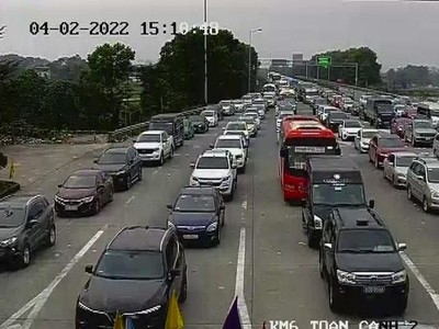 Phương tiện lưu thông qua các trạm thu phí trên cao tốc Nội Bài - Lào Cai ngày mùng 4 Tết Nhâm Dần (Ảnh: VEC)