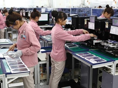 Điện thoại các loại và linh kiện là nhóm hàng có kim ngạch xuất khẩu cao nhất sang khu vực thị trường châu Á-châu Phi, đạt 32,29 tỷ USD.