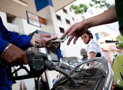 VCCI đề nghị phương án giảm 2.000 đồng/lít với xăng; 1.000 đồng/lít với dầu, mỡ nhờn trong 3-6 tháng