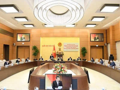 Đoàn giám sát làm việc với TP.HCM (Ảnh: Quochoi.vn).