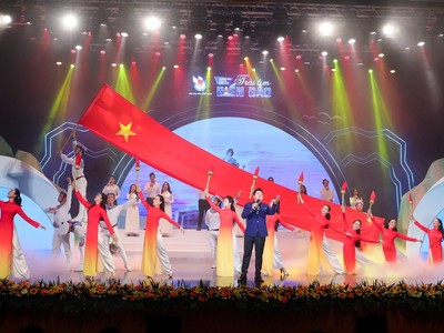 Chương trình giao lưu nghệ thuật “Trái tim biển đảo”: Nhân lên niềm tự hào về tình yêu biển, đảo quê hương