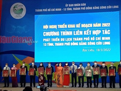 Đại biểu ngành Du lịch TP.HCM và 13 tỉnh ĐBSCL tại Lễ ký kết hợp tác