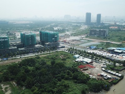 Chủ đầu tư nhà ở thương mại đang trong vòng luẩn quẩn khi tạo lập quỹ đất để phát triển nhà ở xã hội. Ảnh: Lê Toàn