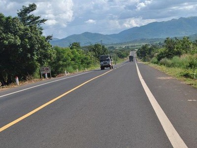 Đường Hồ Chí Minh là dự án quan trọng quốc gia, sau khi được điều chỉnh vẫn không thể thông tuyến vào năm 2020 và chưa biết đến khi nào mới hoàn thành.