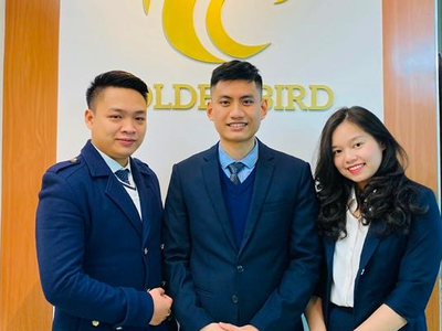 Ngô Ngọc Lân (giữa) cùng các cộng sự.