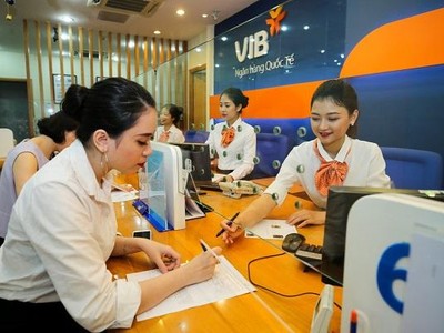 Người nhà lãnh đạo VIB muốn mua vào 800.000 cổ phiếu trước thềm chia thưởng 35%