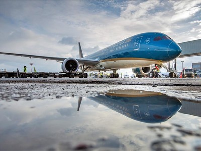 Một tàu bay Boeing 787-9 của Vietnam Airlines tại sân bay quốc tế Sheremetyevo - thủ đô Moscow năm 2019.
