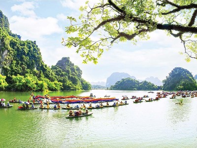 Quần thể danh thắng Tràng An vào hội