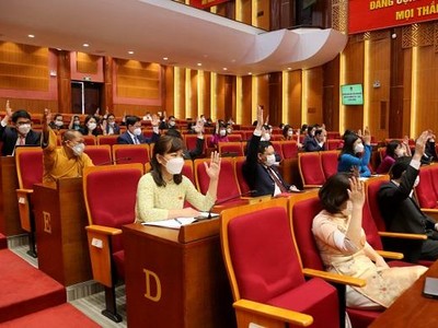 Quảng Ninh thông qua 14 nghị quyết quan trọng, thích ứng trong tình hình mới