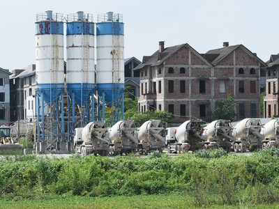 Vướng mắc pháp lý khiến dự án bị đình trệ kéo dài. Ảnh: Dũng Minh 