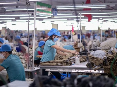 Doanh nghiệp dệt may gặp nhiều khó khăn về vận chuyển hàng hóa xuất khẩu sang Nga.