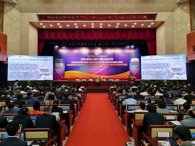 Nhiệm vụ điều chỉnh quy hoạch chung Thành phố cũng đặt ra yêu cầu nghiên cứu định hướng phát triển huyện Hóc Môn và huyện Củ Chi gắn với lộ trình chuyển đổi huyện thành quận hoặc thành phố. Ảnh: Trọng Tín