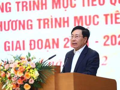 Phó Thủ tướng Thường trực Phạm Bình Minh chủ trì hội nghị trực tuyến toàn quốc triển khai thực hiện Chương trình mục tiêu quốc gia xây dựng nông thôn mới và Chương trình mục tiêu quốc gia giảm nghèo bền vững giai đoạn 2021-2025. (Ảnh: VGP)
