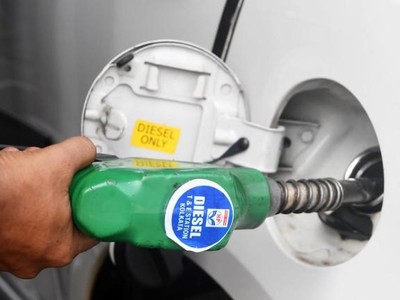 Dầu diesel tăng giá xuất phát từ nhu cầu phục hồi mạnh mẽ khi các nền kinh tế mở cửa trở lại và đưa hoạt động kinh doanh trở lại bình thường. Ảnh: AFP