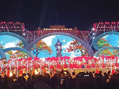 Lễ hội Hoa phượng đỏ Hải Phòng đã trở thành thương hiệu của thành phố cảng Ảnh: Thanh Sơn