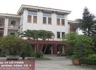 Công ty cổ phần Quản lý đường sông số 3 đã thông đồng với một số cán bộ Ban Quản lý vịnh Hạ Long để tạo điều kiện được ký hợp đồng quản lý, bảo trì, đảm bảo điều tiết giao thông tại vịnh Hạ Long trái quy định.