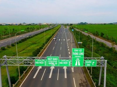 Một đoạn Đại lộ Thăng Long.